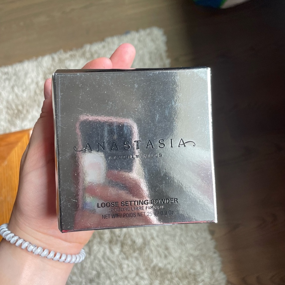 Translucent powder from limited line: Untouched!